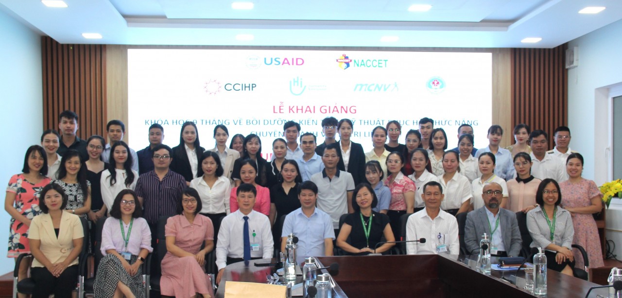 Đào tạo kiến thức kỹ thuật phục hồi chức năng cho cán bộ y tế 4 tỉnh miền Trung Tây Nguyên