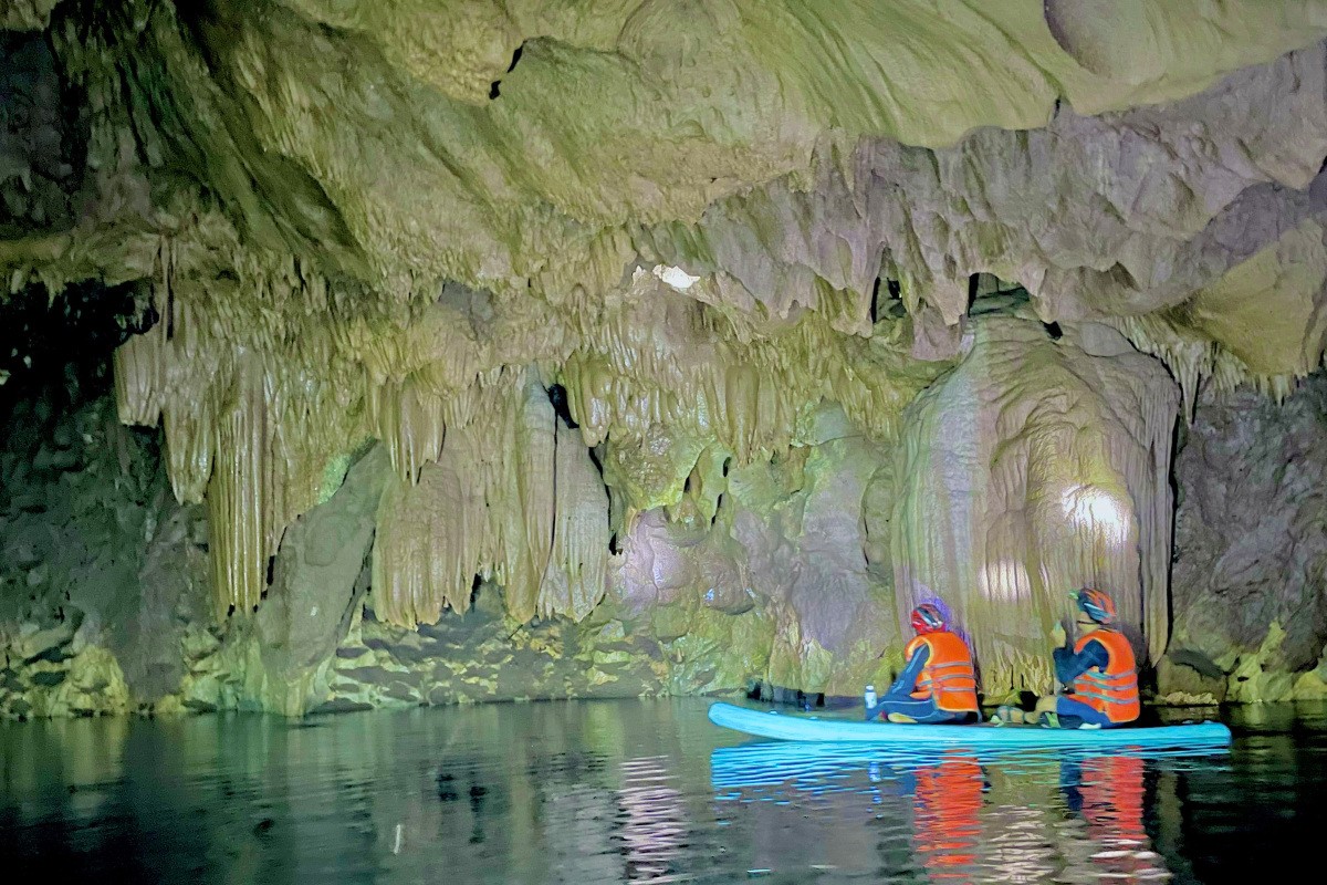 Phát hiện hang Sơn Nữ tuyệt đẹp giữa rừng Trường Sơn