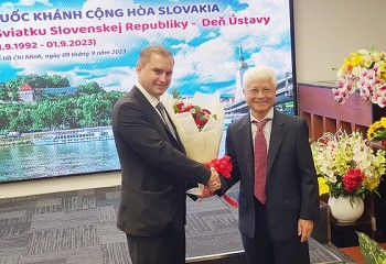 Chính thức công nhận người Việt là cộng đồng dân tộc thiểu số thứ 14 của Slovakia