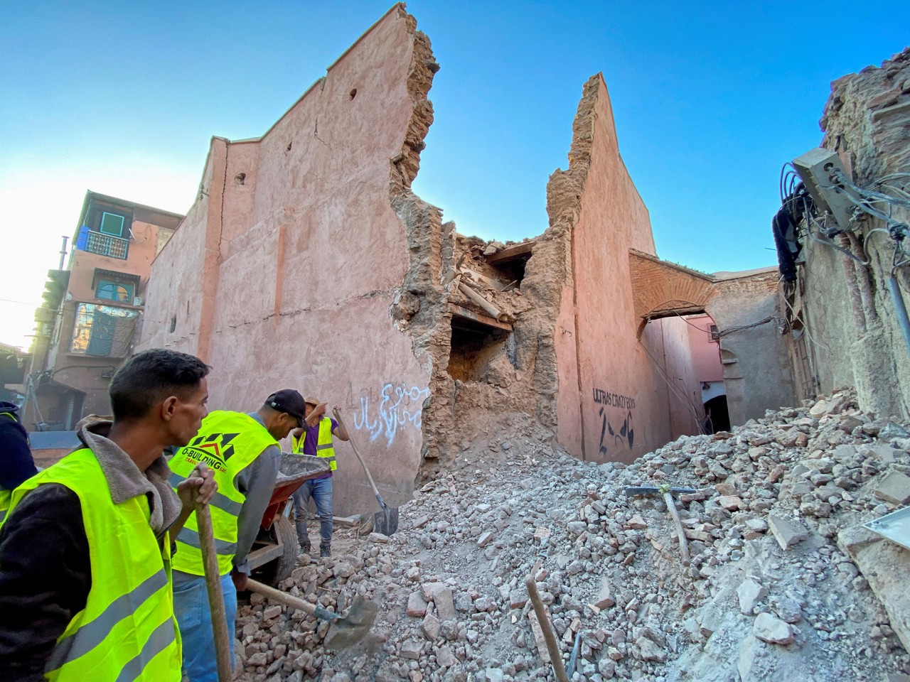 Người dân Maroc bàng hoàng trước trận động đất kinh hoàng 3