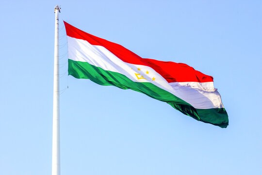 Quốc kỳ nước Cộng hòa Tajikistan. (Ảnh: Adobe Stock)