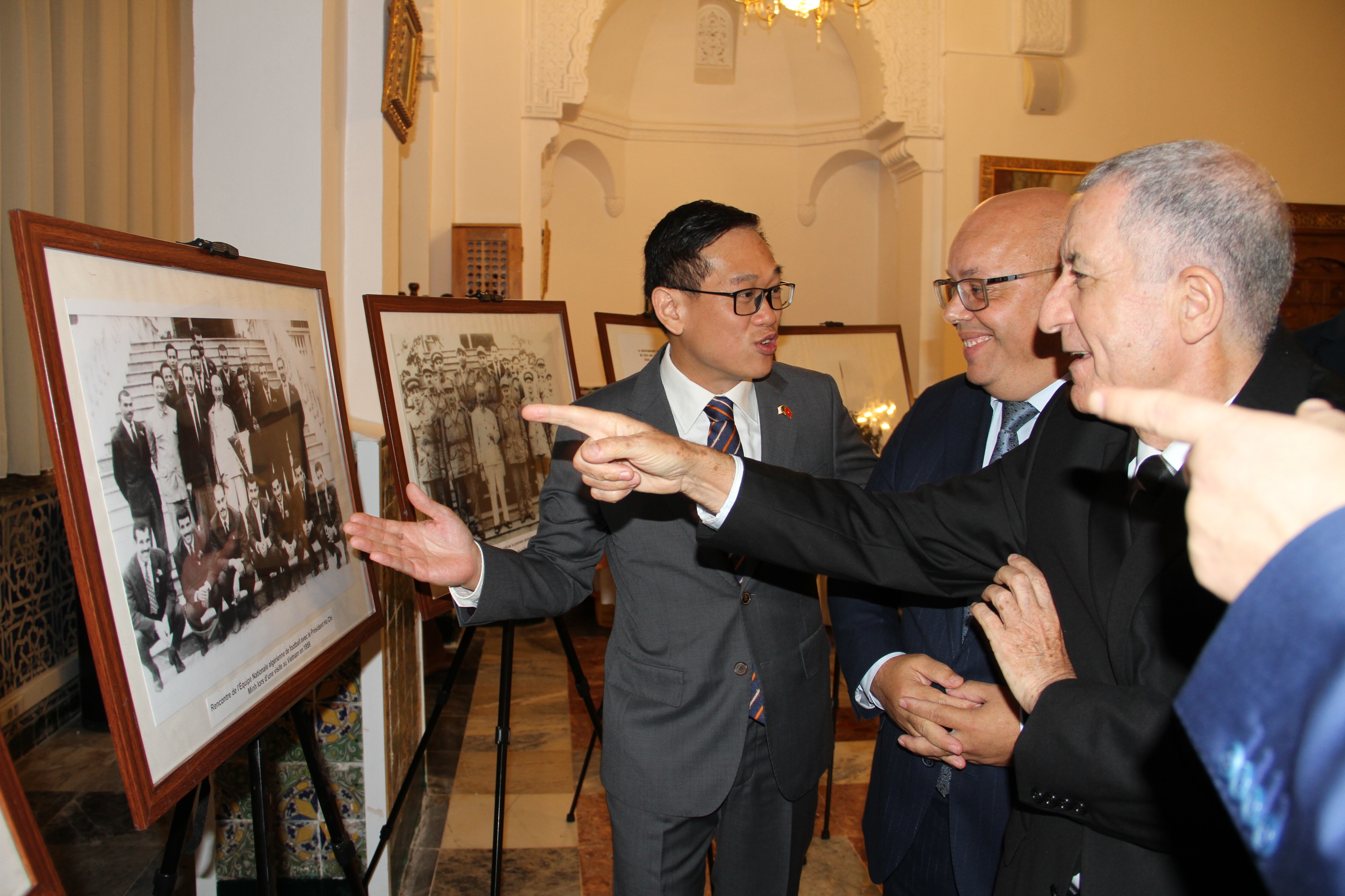 ĐS Trần Quốc Khánh giới thiệu về triển lãm ảnh về quan hệ Việt Nam - Algeria