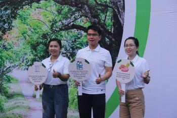 Gần 1.000 thanh niên tham gia đi bộ hưởng ứng "Giảm phát thải bảo vệ tương lai"
