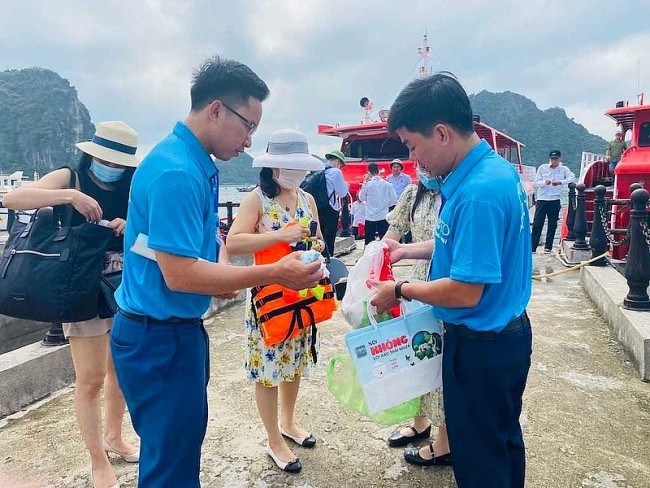 Từ 15/9, không được mang túi ni lông, đồ nhựa dùng một lần ra đảo Cô Tô