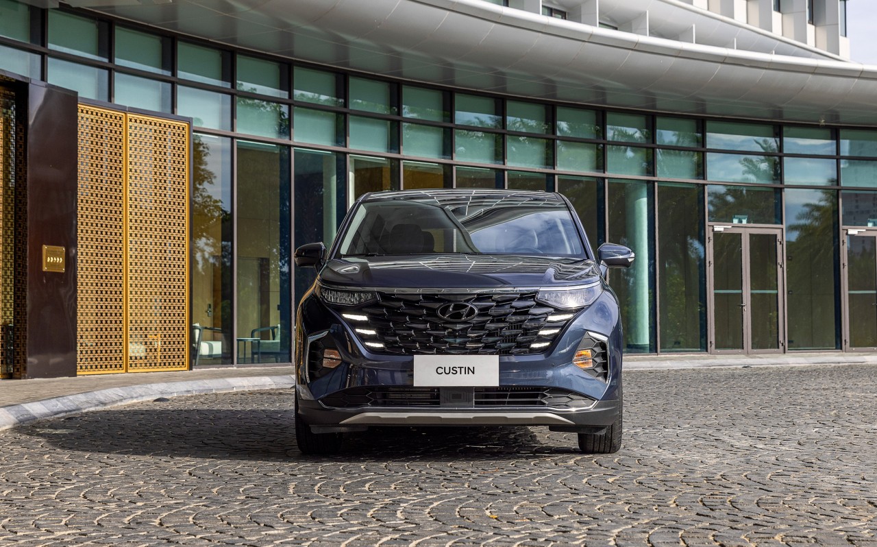 Hyundai Custin 2023  - Đối thủ Toyota Innova lần đầu xuất hiện tại Việt Nam