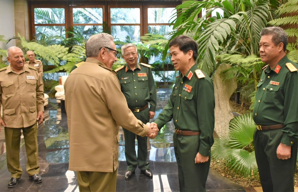 Tướng Nguyễn Chí Vịnh - người đưa hình ảnh bộ đội Cụ Hồ gần hơn với bạn bè quốc tế