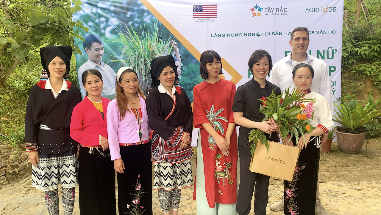 “Sứ giả ẩm thực Việt – Mỹ” gửi thông điệp nỗ lực vươn lên tới phụ nữ dân tộc thiểu số Sơn La