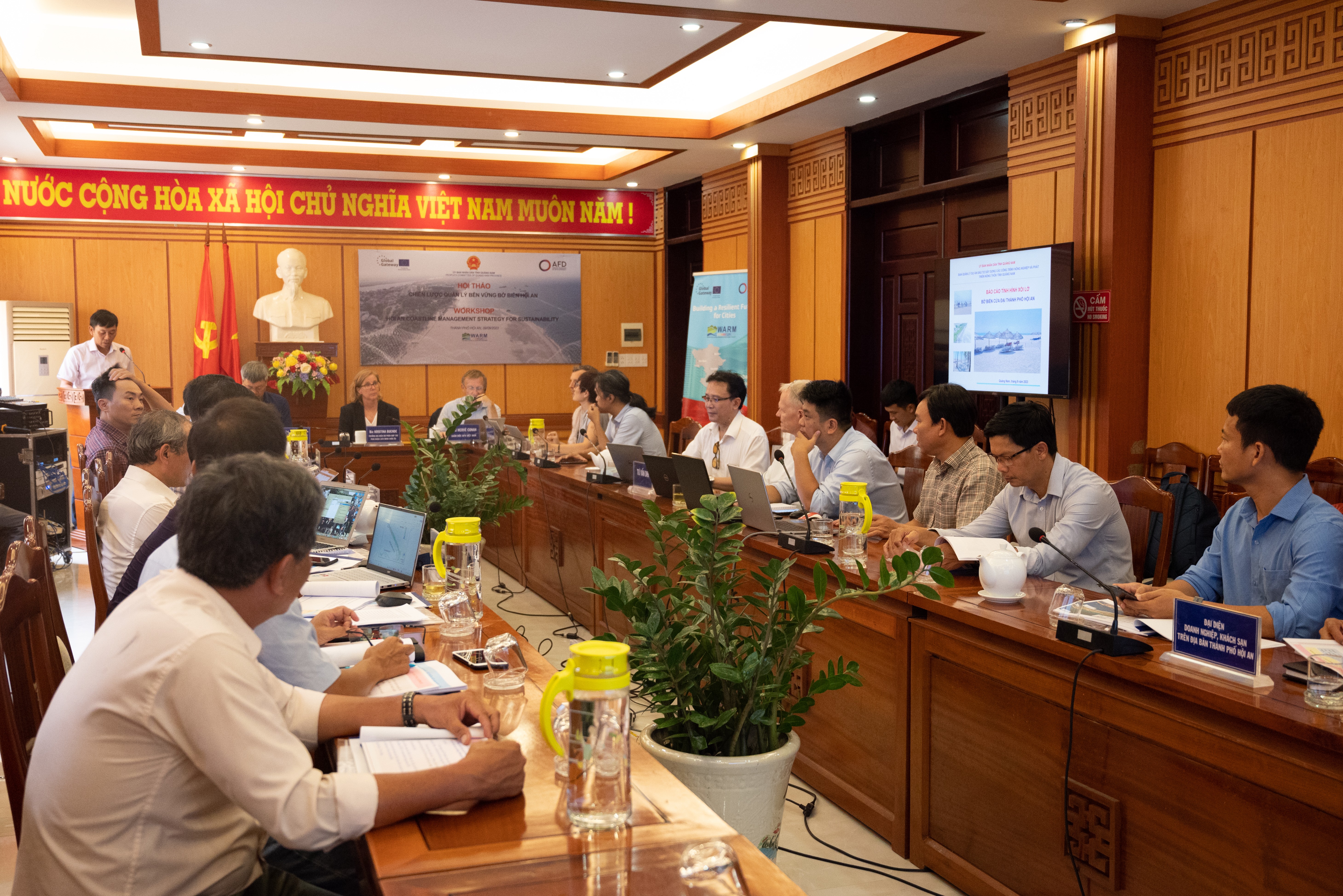 Hội thảo Chiến lược quản lý bền vững bờ biển Hội An do UBND tỉnh Quảng Nam và AFD đồng tổ chức ngày 9/ Ảnh Phạm Nga