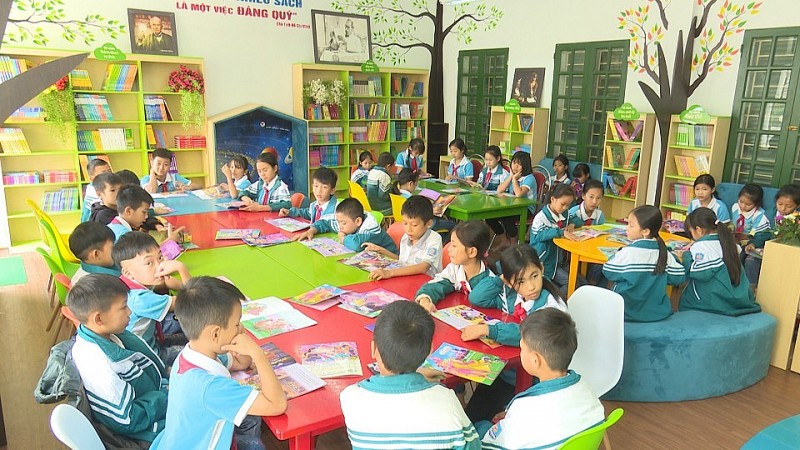 Phát triển văn hóa đọc cho trẻ em Việt Nam: RtR nhận bằng khen của VUFO