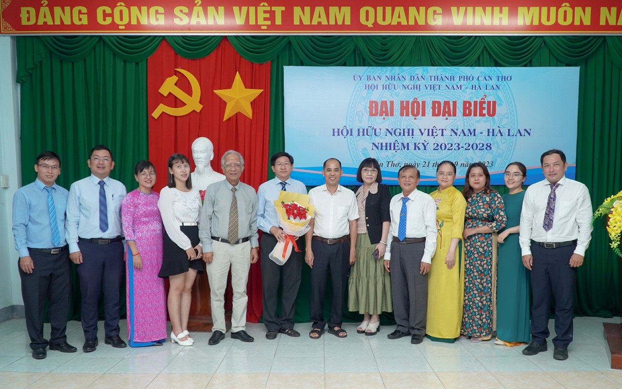 PGS.TS Nguyễn Hiếu Trung đắc cử Chủ tịch Hội hữu nghị Việt  Nam - Hà Lan TP Cần Thơ
