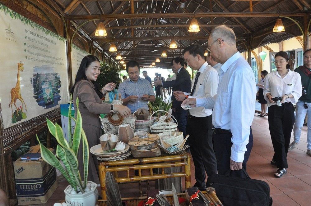 Các vật dụng thân thiện với môi trường ở Silk Sense Hoi An River Resort. (Ảnh: Báo Đầu tư)