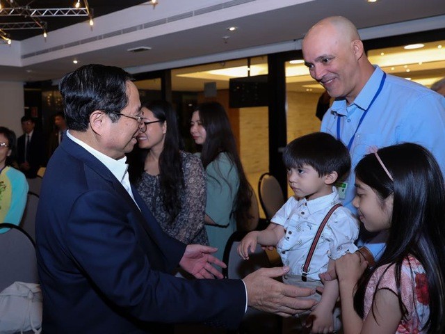 Thủ tướng Chính phủ Phạm Minh Chính và đoàn đại biểu cấp cao Việt Nam đã gặp gỡ đại diện cộng đồng người Việt Nam tại Brazil và một số nước Nam Mỹ - Ảnh: VGP/Nhật Bắc