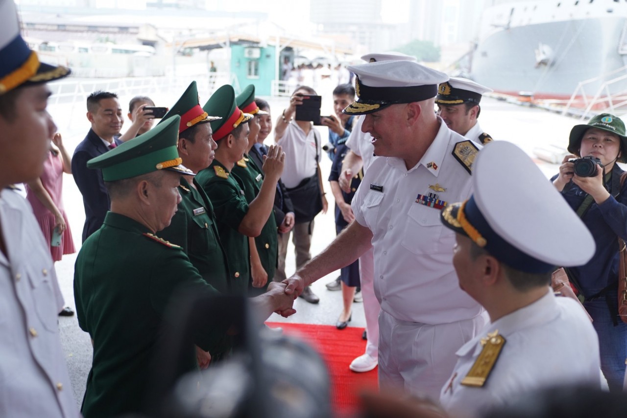 Hai tàu Hải quân Hoàng gia New Zealand thăm Việt Nam