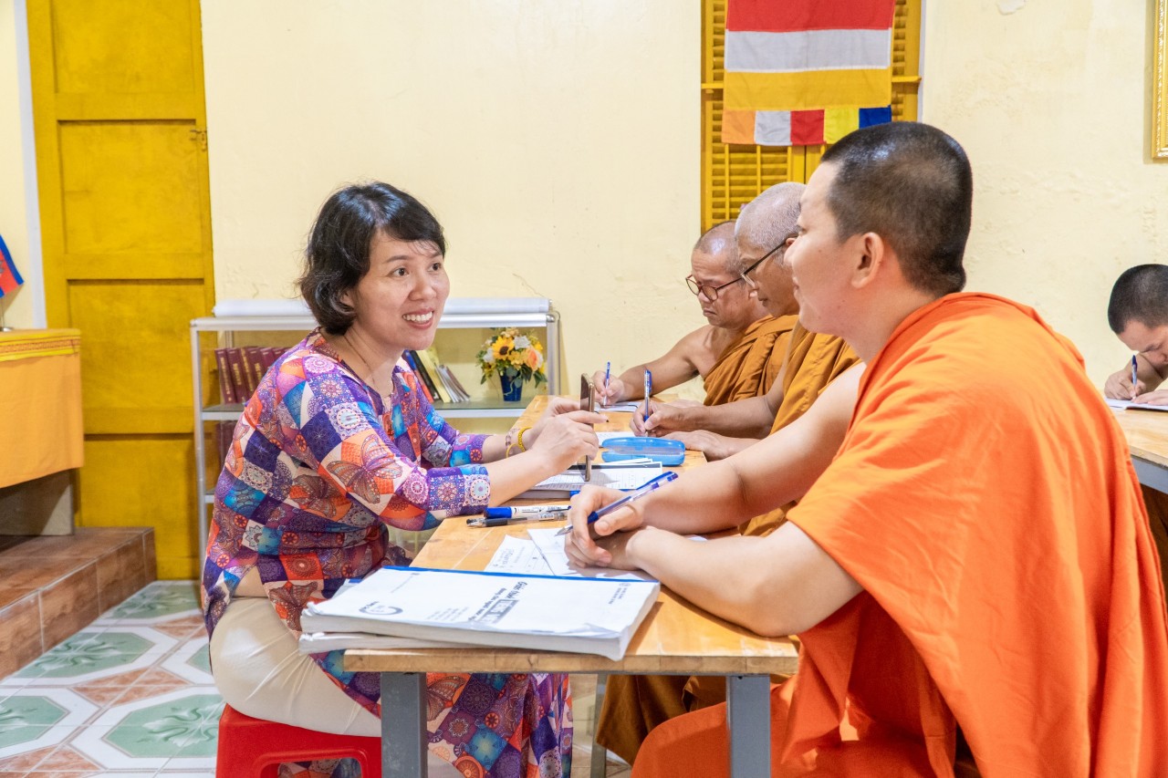 Đà Nẵng: Lớp Học tiếng Việt dành cho các những người bạn Lào, Thái Lan tại Chùa Tam Bảo Đà Nẵng: Lớp học tiếng Việt dành cho các sinh viên Lào, Thái Lan tại chùa Tam Bảo