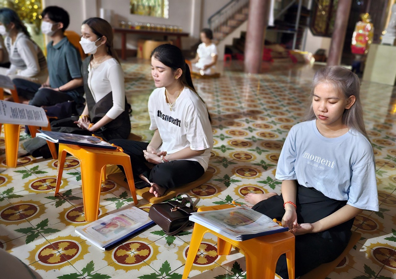 Đà Nẵng: Lớp Học tiếng Việt dành cho các những người bạn Lào, Thái Lan tại Chùa Tam Bảo Đà Nẵng: Lớp học tiếng Việt dành cho các sinh viên Lào, Thái Lan tại chùa Tam Bảo