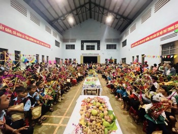 Mang Trung thu đến cho học sinh dân tộc thiểu số tỉnh Gia Lai
