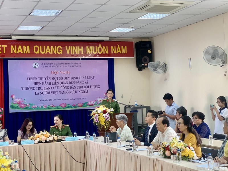 TP.HCM giải quyết đăng kí thường trú, tạm trú cho gần 5.000 người Việt Nam ở nước ngoài