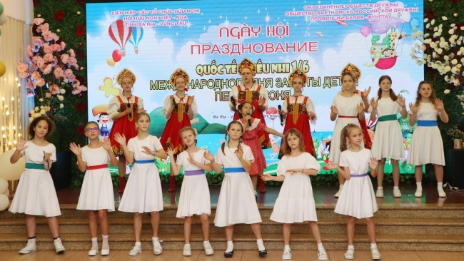 Bồi đắp tình yêu nước Nga cho thế hệ trẻ