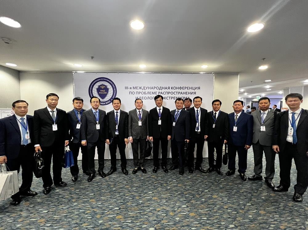 Đoàn đại biểu cấp cao Bộ Công an Việt Nam dự Hội nghị quốc tế lần thứ III về phòng, chống truyền bá tư tưởng cực đoan do Bộ Nội vụ Liên bang Nga tổ chức.  