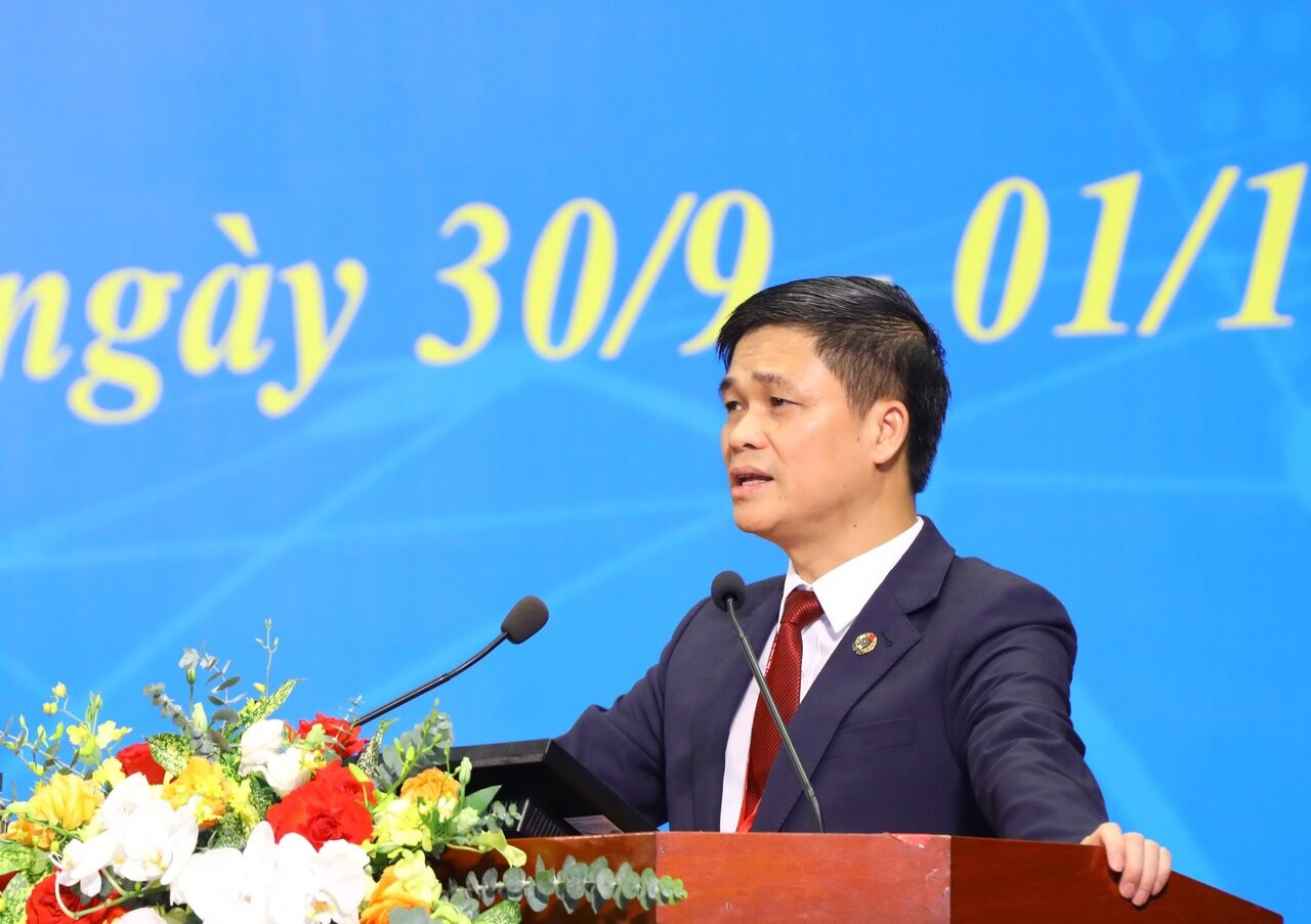 ông Ngọ Duy Hiểu, Phó Chủ tịch Tổng Liên đoàn Lao động Việt Nam phát biểu tại Đại hội. (Ảnh: TTXVN)