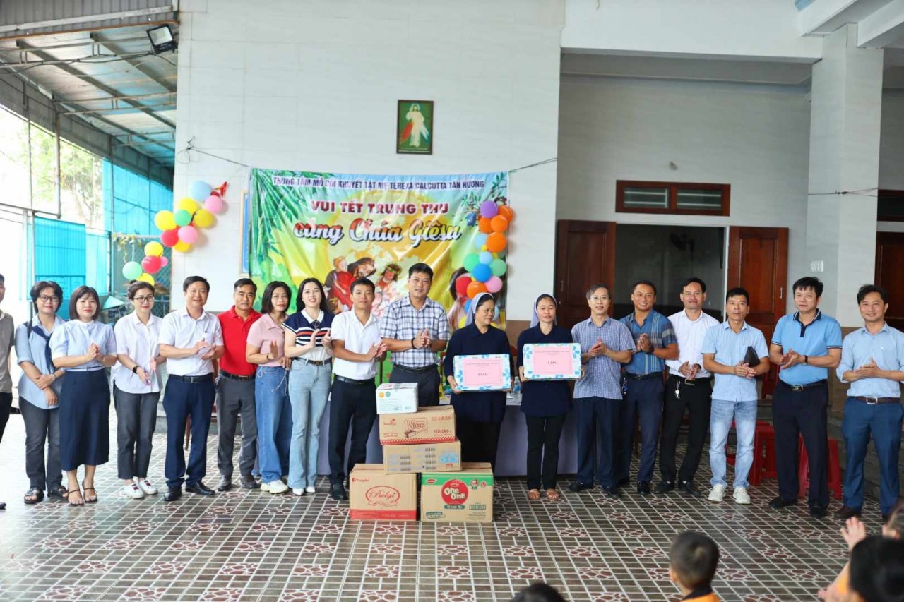 Nghệ An giao hữu thể thao chào mừng ngày Doanh nhân Việt Nam