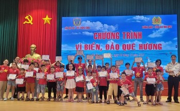 Nuôi dưỡng tình yêu biển đảo quê hương