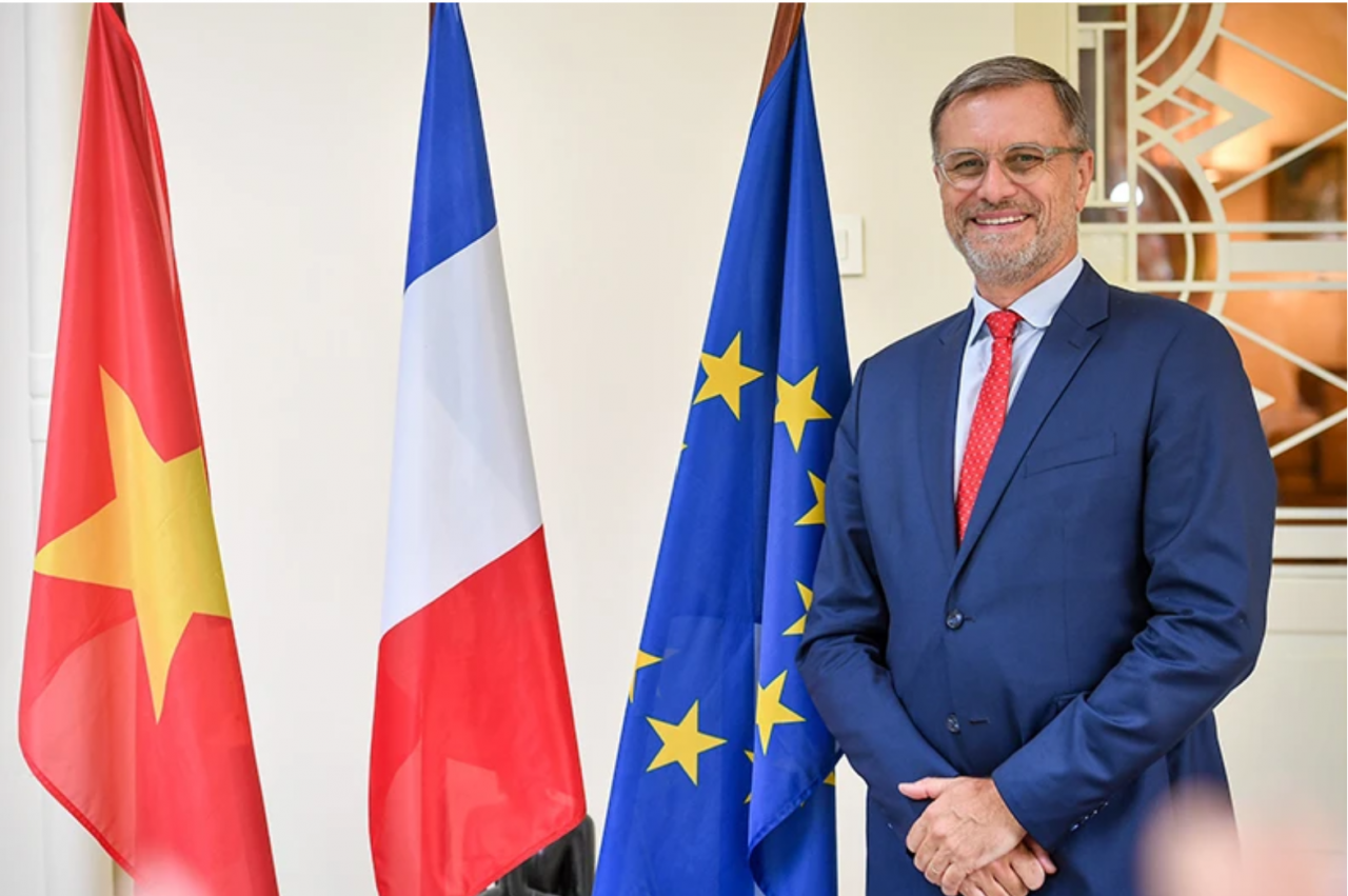 Đại sứ Olivier Brochet: Pháp cam kết dành 500 triệu Euro hỗ trợ Việt Nam chuyển dịch xanh
