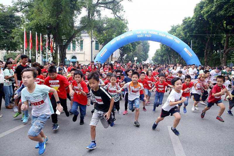 Cuộc thi chạy Mottainai Run 2018 do Báo Phụ nữ Việt Nam đã thu hút đông người tham gia