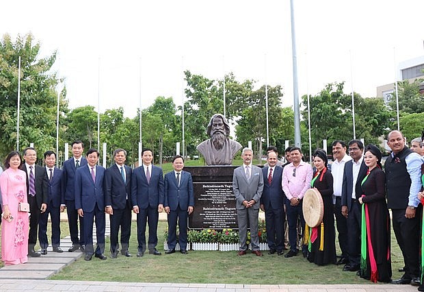 Khánh thành tượng danh nhân Tagore tại Công viên Hữu nghị quốc tế ở Bắc Ninh