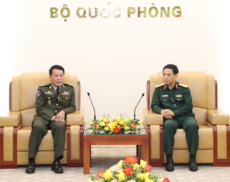 Đại tướng Phan Văn Giang tiếp Đại tướng Vong Pisen. (Ảnh: Bộ Quốc phòng)