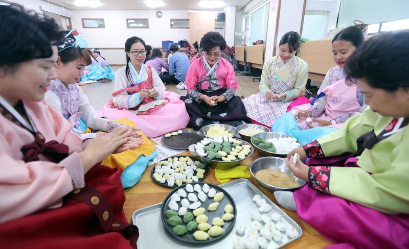 Cô dâu Việt trong một sự kiện văn hóa được tổ chức tại Hàn Quốc (Ảnh: Yonhap News). 