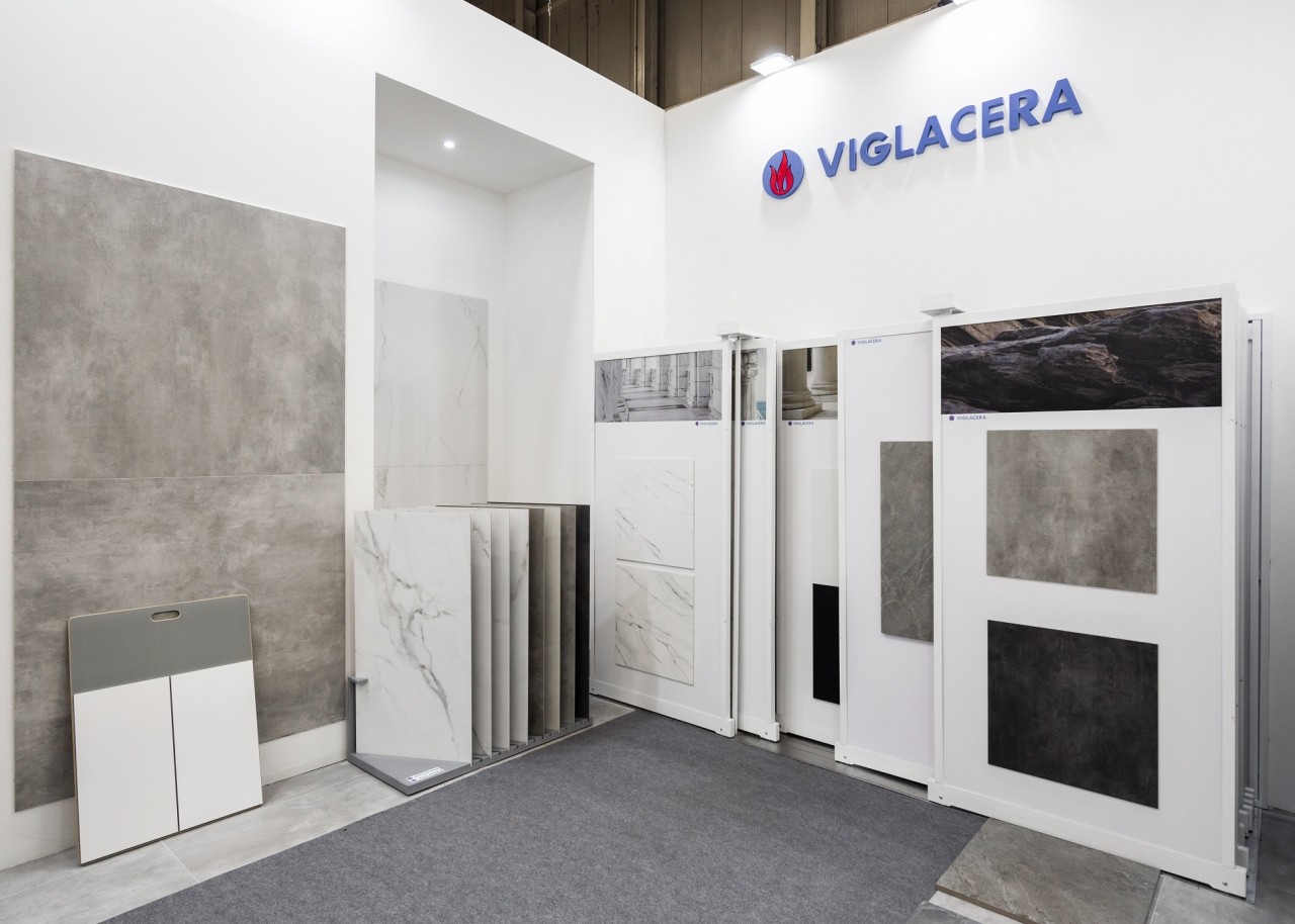 Viglacera là doanh nghiệp duy nhất tại Việt Nam có gian hàng trưng bày sản phẩm tại triển lãm vật liệu xây dựng và thiết kế quốc tế lớn nhất thế giới Cersaie tại Bologna (Ý) năm 2023.