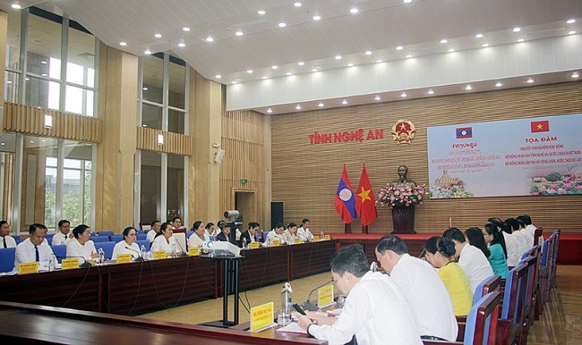 Nghệ An và Viêng Chăn (Lào) tọa đàm trao đổi kinh nghiệm về công tác Hội đồng Nhân dân