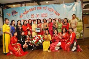 Tôn vinh nhân ngày phụ nữ Việt Nam tại LB Nga
