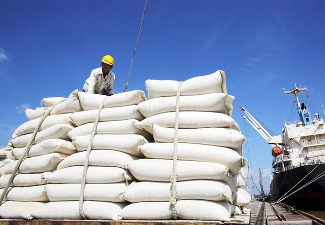 Lượng hạn ngạch thuế quan nhập khẩu gạo, lá thuốc lá khô từ Campuchia năm 2023, 2024