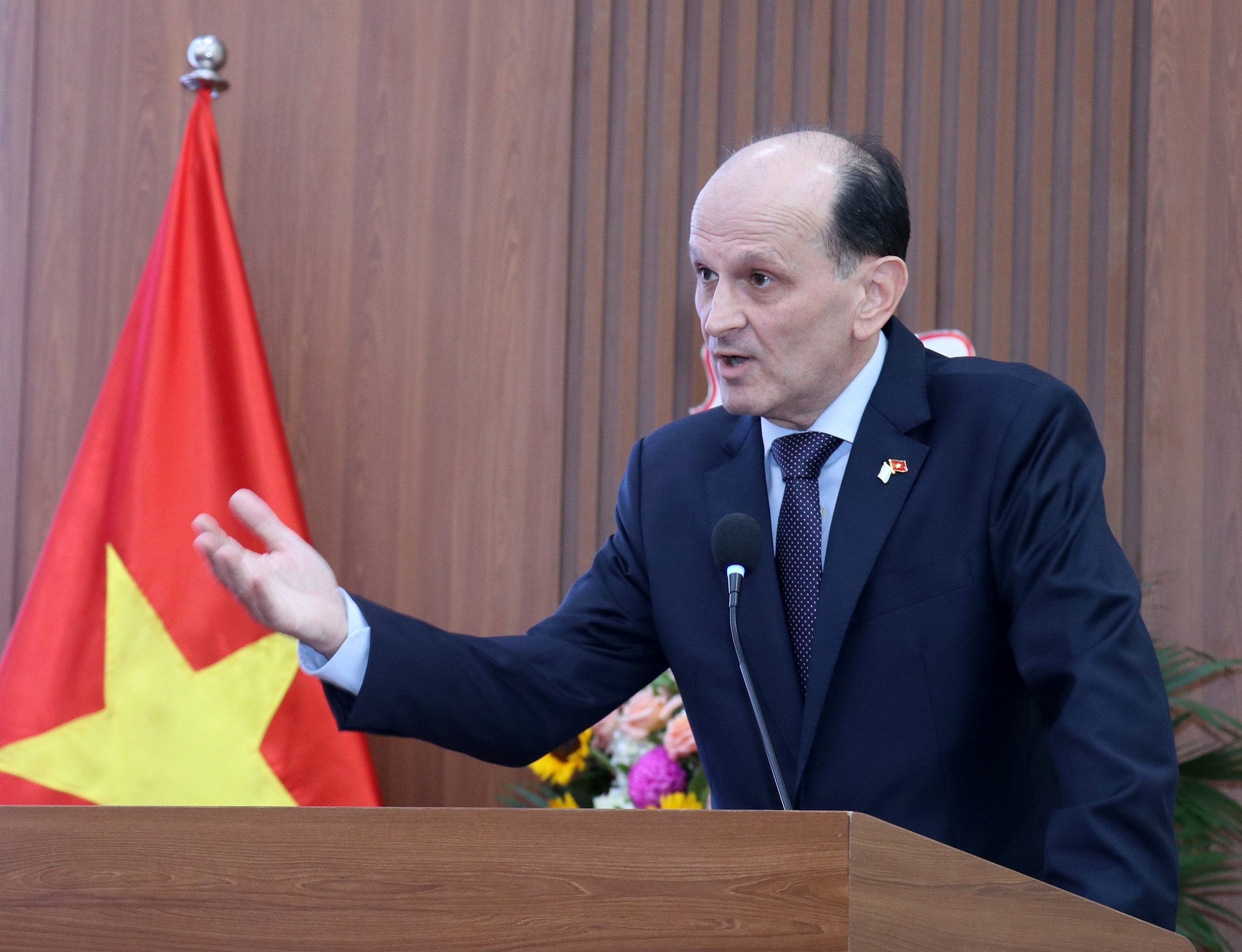 Đại sứ Argentina tại Việt Nam Luis Pablo Maria Beltramino phát biểu tại lễ kỷ niệm. (Ảnh: Thu Hà)