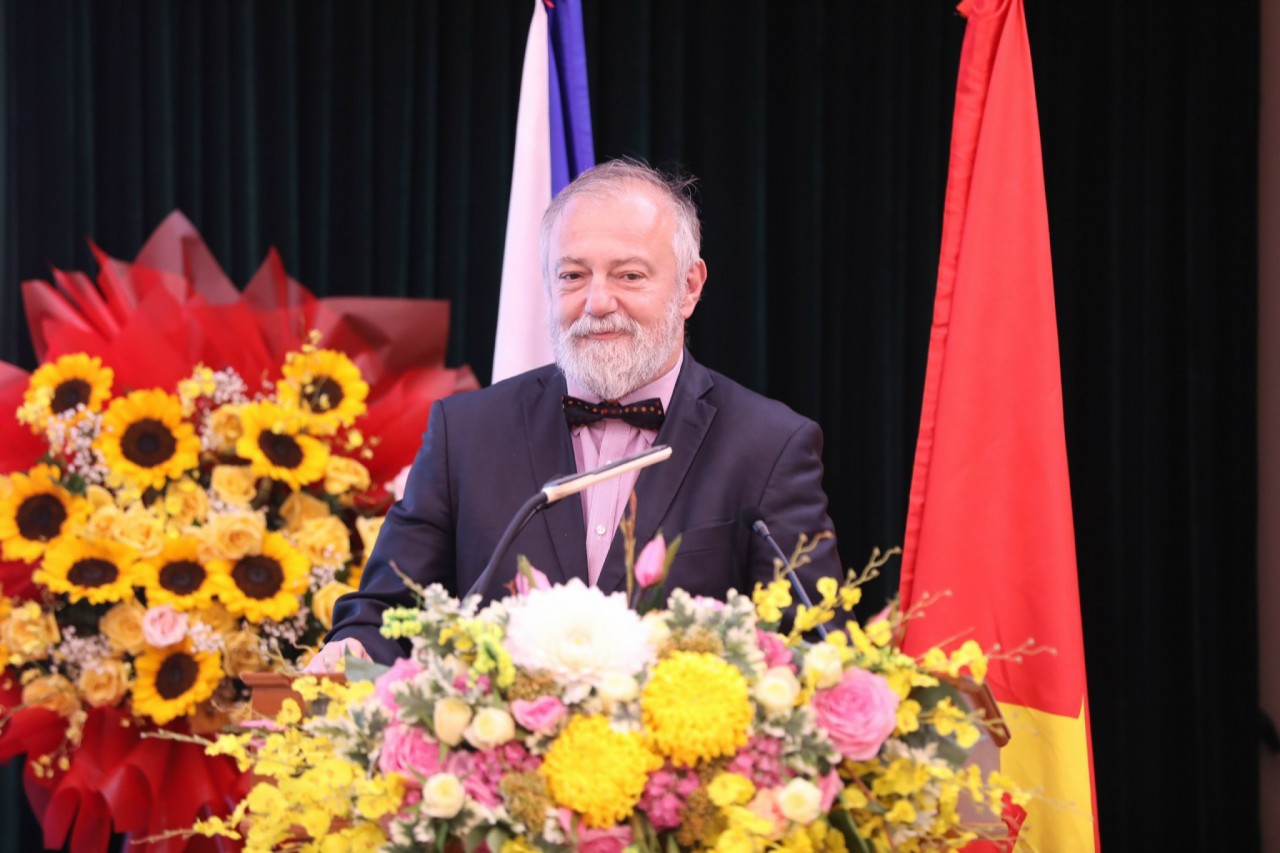 Đại sứ đặc mệnh toàn quyền Cộng hòa Czech tại Việt Nam Hynek Kmonicek phát biểu tại chương trình (Ảnh: Tuấn Việt)