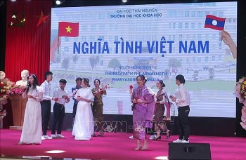 Lưu học sinh Lào tranh tài hùng biện tiếng Việt