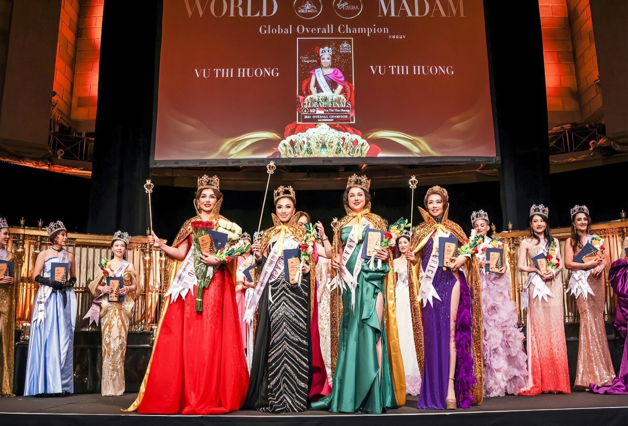 Việt kiều Singapore giành vương miện World Madam Global 2023 tại Mỹ