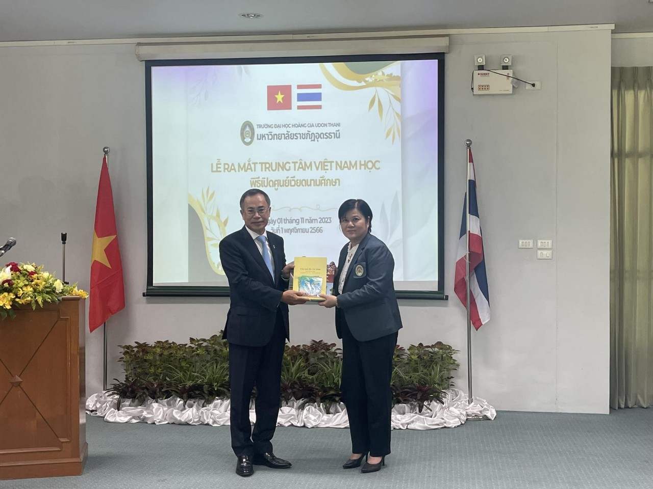 Ra mắt Trung tâm Việt Nam học đầu tiên tại Thái Lan