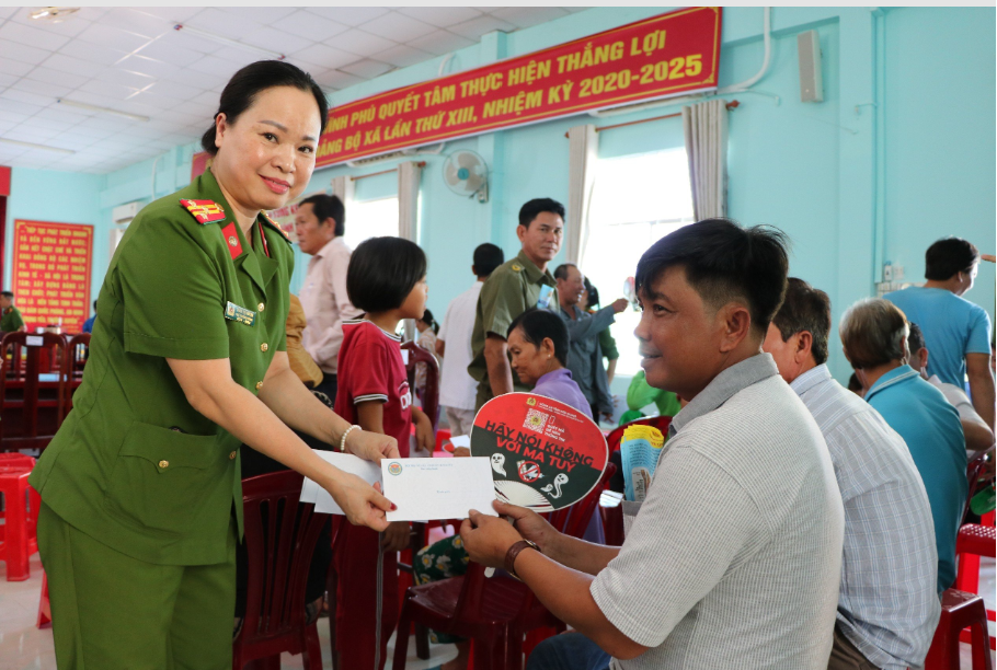 Kiên Giang tập huấn phòng chống ma túy cho bà con khu vực biên giới Việt Nam- Campuchia