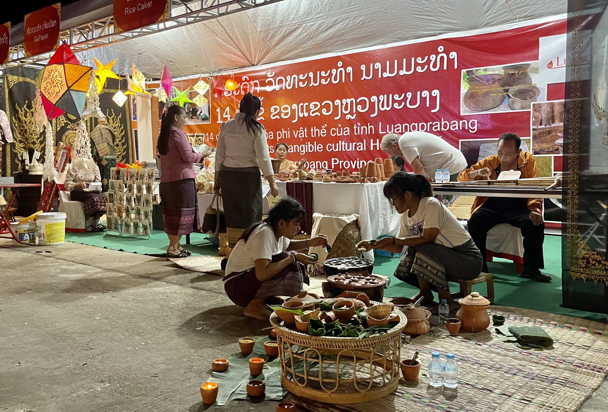 Giao lưu văn hóa, kết nối du lịch Việt Nam - Lào