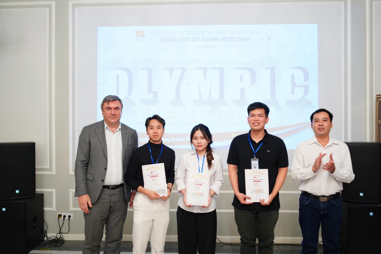 Sinh viên Việt Nam tại St. Petersburg hưởng ứng cuộc thi Olympic tiếng Nga