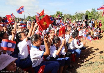 Quân dân biên giới Việt - Lào: cùng nhau hợp tác, cùng nhau ca vui