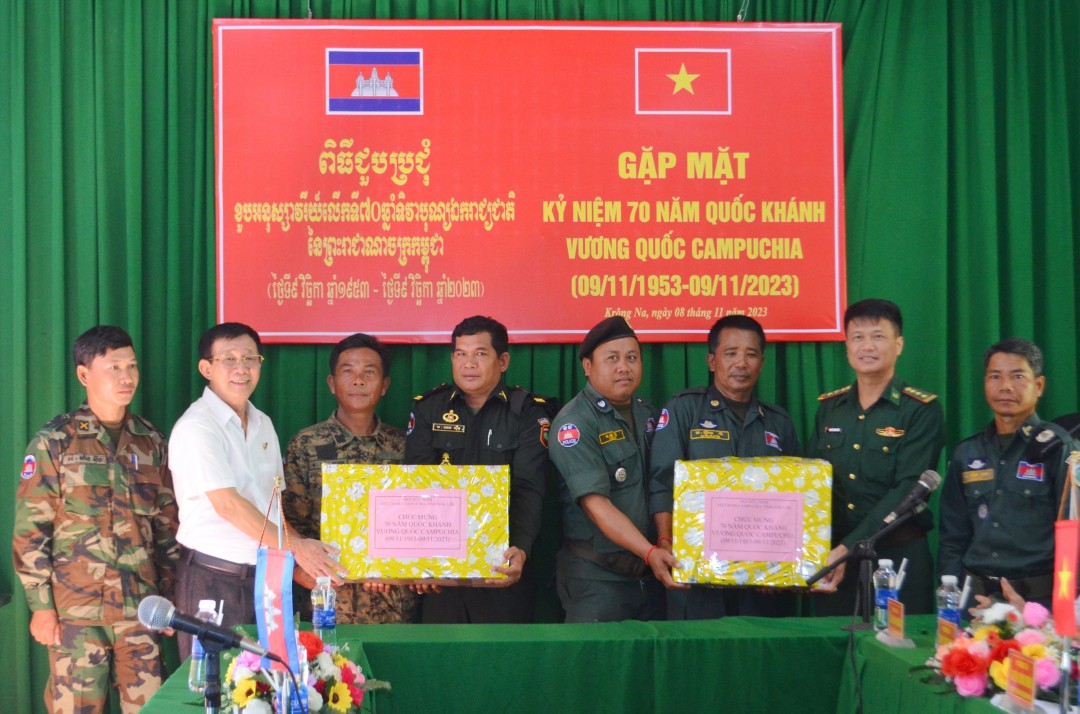 Xây dựng đường biên giới Việt Nam - Campuchia hòa bình, hữu nghị và phát triển