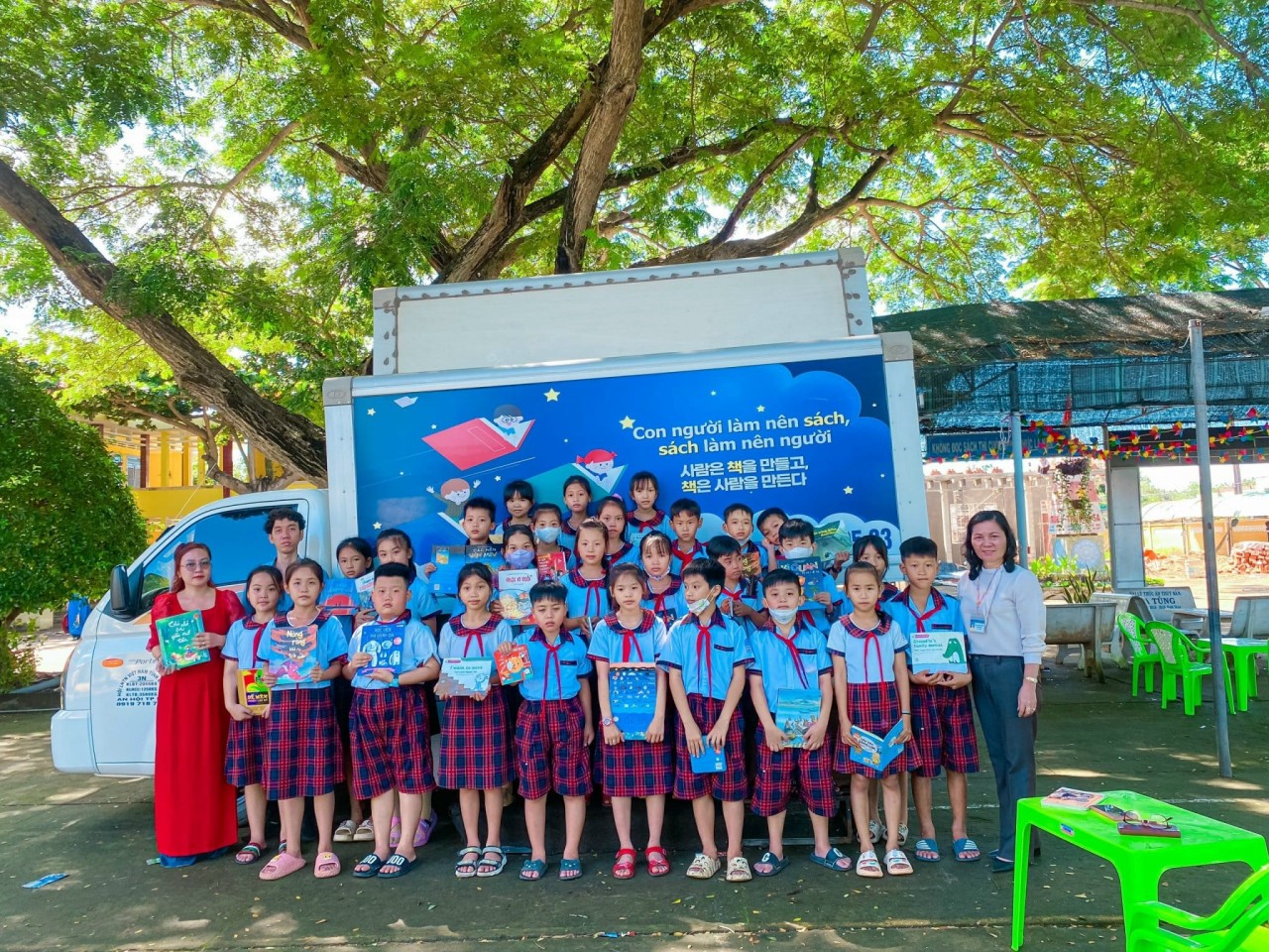Global Vision Hàn Quốc đưa sách đến với học sinh Bến Tre