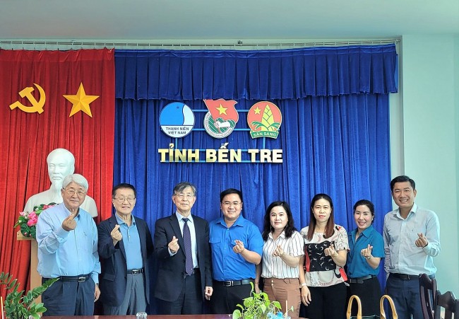 Global Vision Hàn Quốc đưa sách đến với học sinh Bến Tre