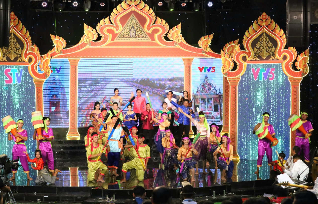 100 ca sĩ, nhạc công tham gia Liên hoan tiếng hát truyền hình tiếng Khmer khu vực Nam Bộ