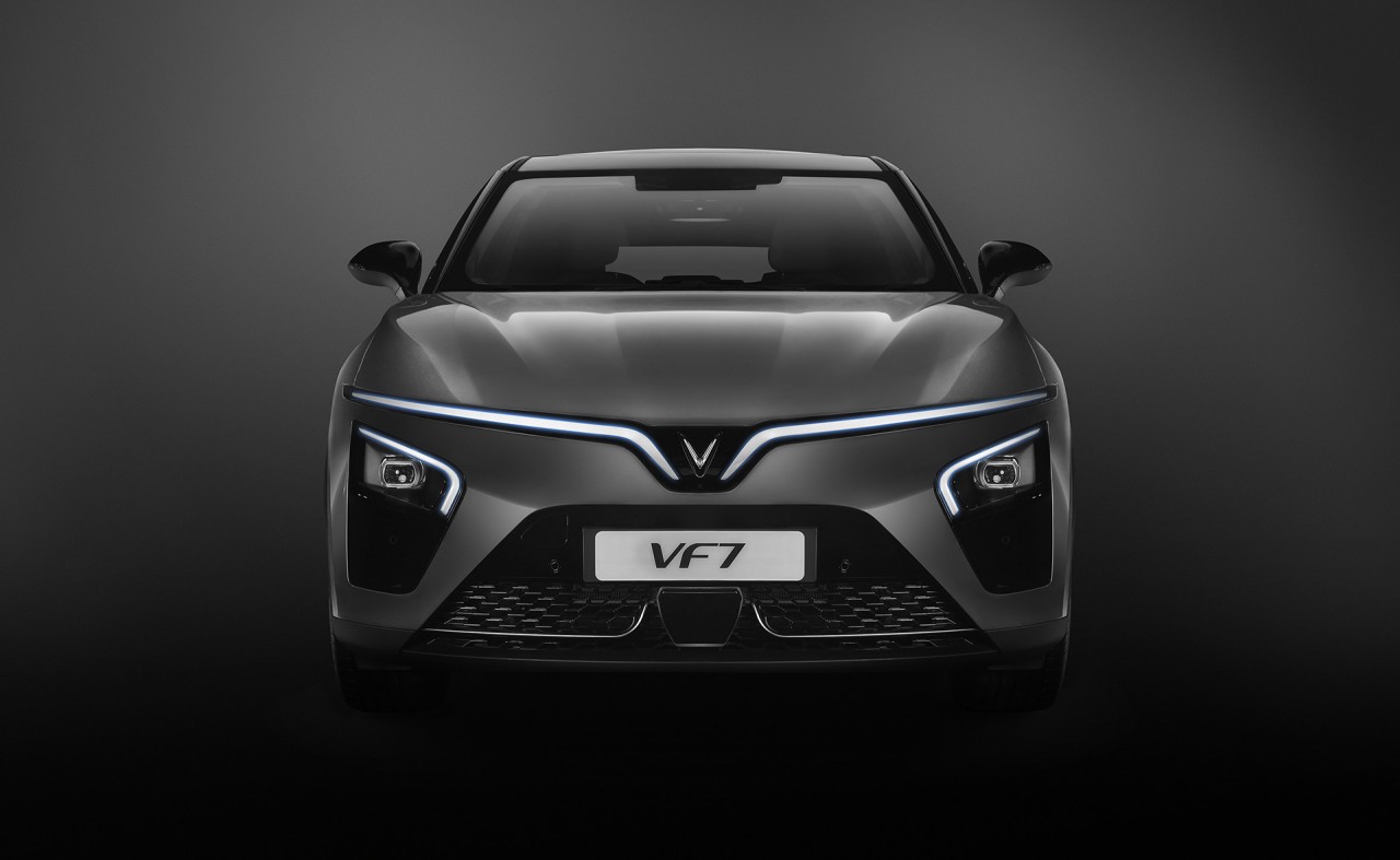 VF 7 được định vị là mẫu xe dẫn lối đam mê, đưa người dùng tiến vào kỷ nguyên di chuyển điện hóa.