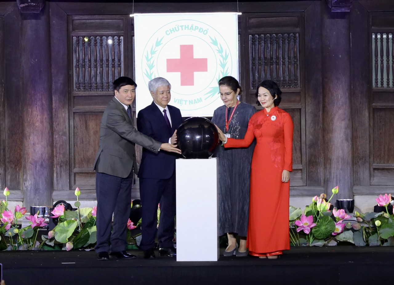 Hội Chữ thập đỏ Việt Nam vận động 1,2 triệu suất quà đón “Tết nhân ái 2024”